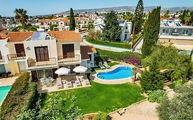 Villa Demiana By Ezoria Villas
